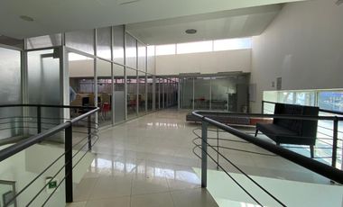 Amplias oficinas en Industrial Vallejo con estacionamientos