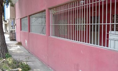 Casa para remodelar con excelente Terreno en Ampliación Santa Catarina