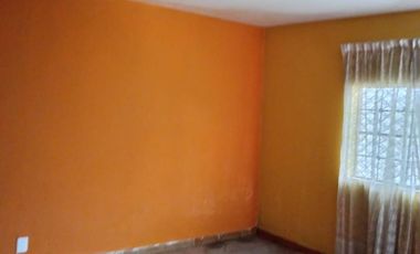 Casa para remodelar con excelente Terreno en Ampliación Santa Catarina