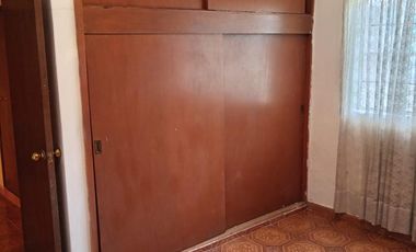 Casa para remodelar con excelente Terreno en Ampliación Santa Catarina