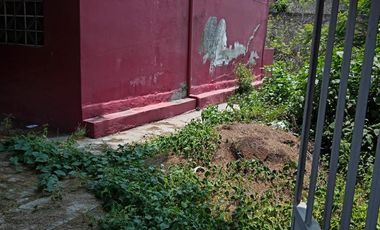 Casa para remodelar con excelente Terreno en Ampliación Santa Catarina