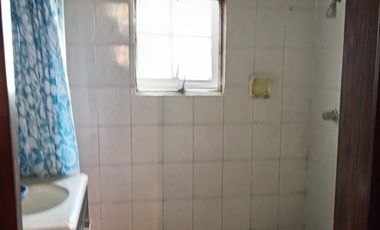 Casa para remodelar con excelente Terreno en Ampliación Santa Catarina