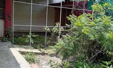 Casa para remodelar con excelente Terreno en Ampliación Santa Catarina