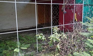 Casa para remodelar con excelente Terreno en Ampliación Santa Catarina