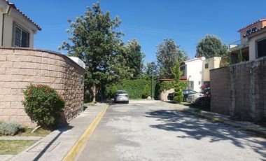 Excelente casa en fraccionamiento cerrado en Tecámac a 5 min del aeropuerto.