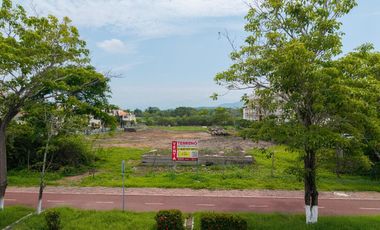 Terreno en Marina Ixtapa 7,149 m² F. a Campo de Golf – Uso Mixto para Proyecto Residencial/Comercial