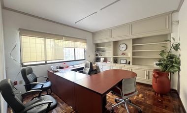 Oficina en la mejor ubicación a pasos de avenidas principales