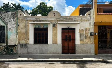 Casa en Venta en el Centro de Mérida , 1hab , 1 baño ,Alberca , Remodelada