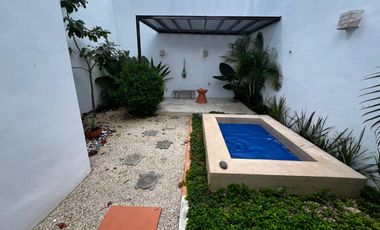 Casa en Venta en el Centro de Mérida , 1hab , 1 baño ,Alberca , Remodelada