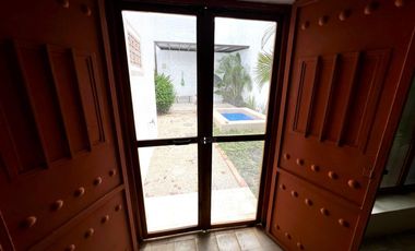 Casa en Venta en el Centro de Mérida , 1hab , 1 baño ,Alberca , Remodelada