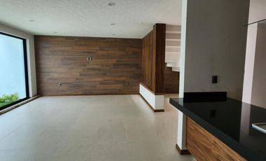 Casa en Venta  Altozano Fraccionamiento privado, Recamara en PB