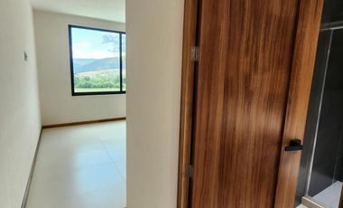 Casa en Venta  Altozano Fraccionamiento privado, Recamara en PB