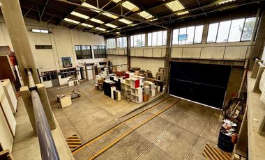 Renta de inmueble comercial e industrial en esquina sobre Av. Constituyentes