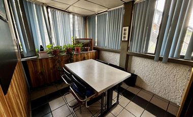 Renta de inmueble comercial e industrial en esquina sobre Av. Constituyentes