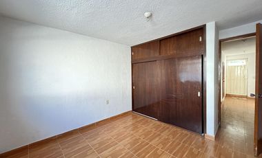 Amplia Casa con local comercial cerca de metro Rio de los Remedios