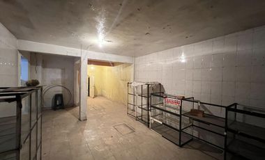 Amplia Casa con local comercial cerca de metro Rio de los Remedios