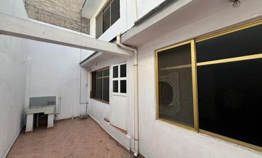 Amplia Casa con local comercial cerca de metro Rio de los Remedios