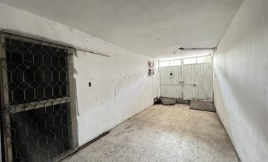 Amplia Casa con local comercial cerca de metro Rio de los Remedios