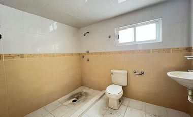 Amplia Casa con local comercial cerca de metro Rio de los Remedios