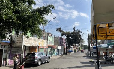 Amplia Casa con local comercial cerca de metro Rio de los Remedios