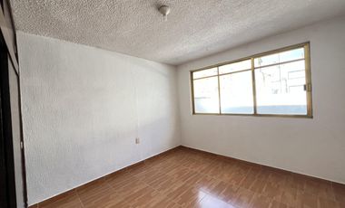 Amplia Casa con local comercial cerca de metro Rio de los Remedios