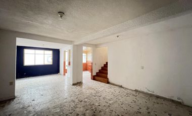 Amplia Casa con local comercial cerca de metro Rio de los Remedios