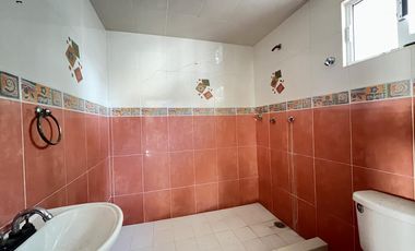 Amplia Casa con local comercial cerca de metro Rio de los Remedios