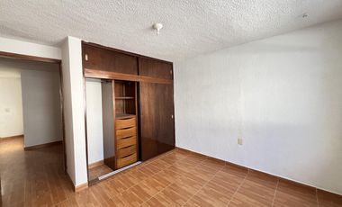 Amplia Casa con local comercial cerca de metro Rio de los Remedios