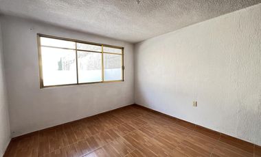 Amplia Casa con local comercial cerca de metro Rio de los Remedios