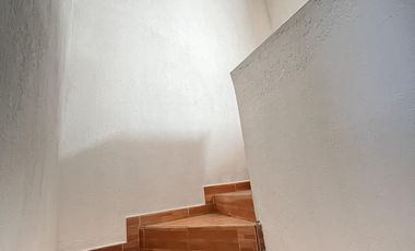 Amplia Casa con local comercial cerca de metro Rio de los Remedios