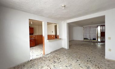 Amplia Casa con local comercial cerca de metro Rio de los Remedios