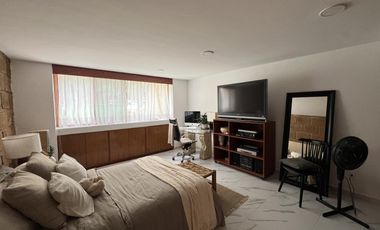 Casa muy iluminada con jardín en precioso condominio con seguridad