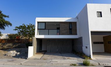 Casa en Venta en Fraccionamiento Villa de Llanes. 