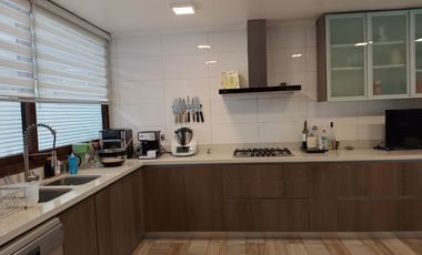 SE ARRIENDA HERMOSA CASA AMOBLADA