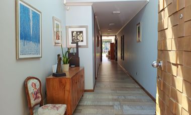 SE ARRIENDA HERMOSA CASA AMOBLADA