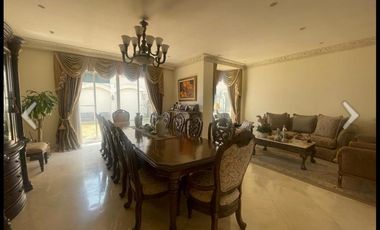 Casa en exclusiva privada dentro de lomas Country Club