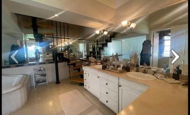 Casa en exclusiva privada dentro de lomas Country Club