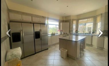 Casa en exclusiva privada dentro de lomas Country Club