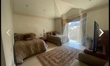 Casa en exclusiva privada dentro de lomas Country Club