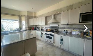 Casa en exclusiva privada dentro de lomas Country Club