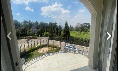 Casa en exclusiva privada dentro de lomas Country Club