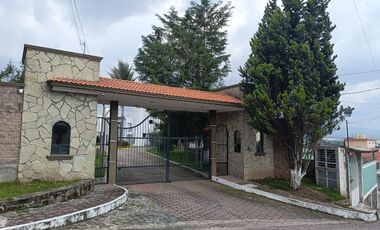 Casa en venta con tres habitaciones y jardín en Tizatlan, Tlaxcala.