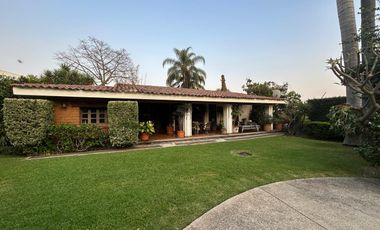 Casa en venta en Cuernavaca, Vista Hermosa, condominio, alberca, vigilancia.