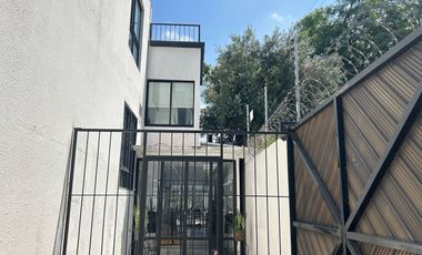 Casa comercial en renta en chapalita