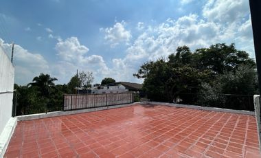 Casa comercial en renta en chapalita