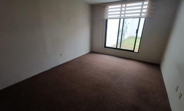 Casa en venta de un nivel con tres habitaciones y jardín en Ixtulco, Tlaxcala.