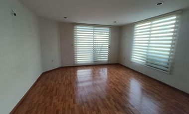 Casa en venta de un nivel con tres habitaciones y jardín en Ixtulco, Tlaxcala.