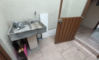 Casa en venta de un nivel con tres habitaciones y jardín en Ixtulco, Tlaxcala.