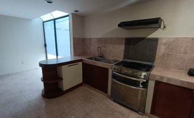 Casa en venta de un nivel con tres habitaciones y jardín en Ixtulco, Tlaxcala.