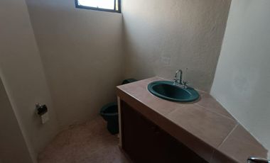 Casa en venta de un nivel con tres habitaciones y jardín en Ixtulco, Tlaxcala.